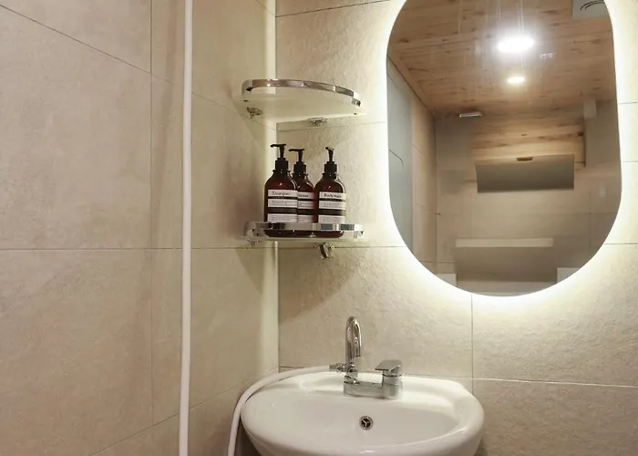 Hongdae#hongik Univ Station 9 Min Walk#airport Railroad Access#free Parking#free Netflix#free Wifi#luggage Storage#washer And Dryer Appartement