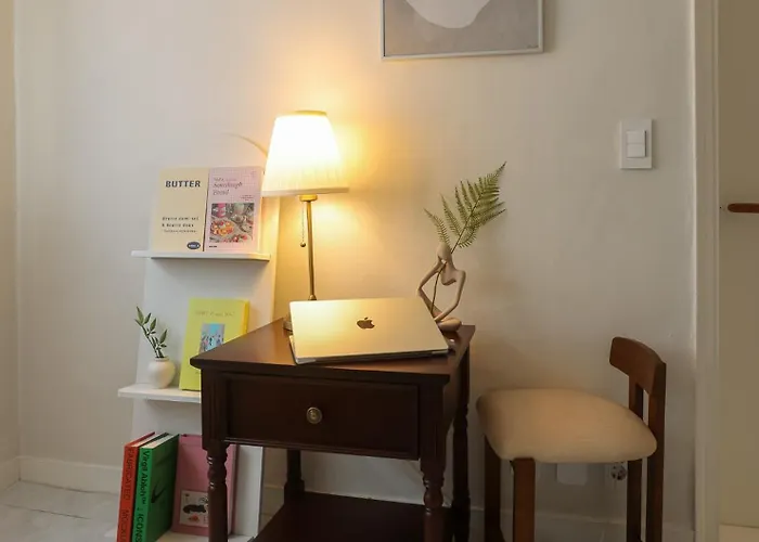 Hongdae#hongik Univ Station 9 Min Walk#airport Railroad Access#free Parking#free Netflix#free Wifi#luggage Storage#washer And Dryer * Seoel