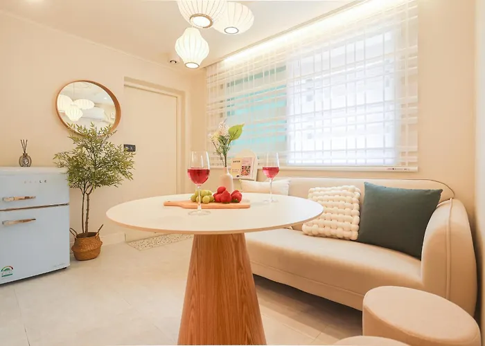 Hongdae#hongik Univ Station 9 Min Walk#airport Railroad Access#free Parking#free Netflix#free Wifi#luggage Storage#washer And Dryer Appartement *