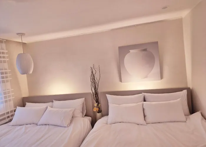 Appartement Hongdae#hongik Univ Station 9 Min Walk#airport Railroad Access#free Parking#free Netflix#free Wifi#luggage Storage#washer And Dryer Seoel