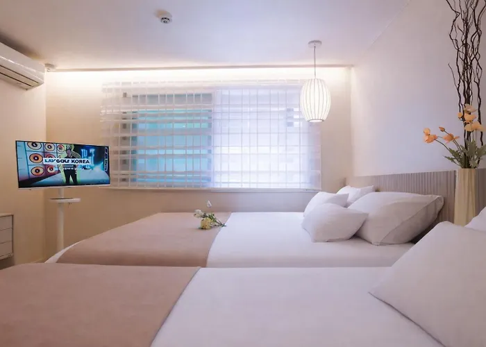Hongdae#hongik Univ Station 9 Min Walk#airport Railroad Access#free Parking#free Netflix#free Wifi#luggage Storage#washer And Dryer