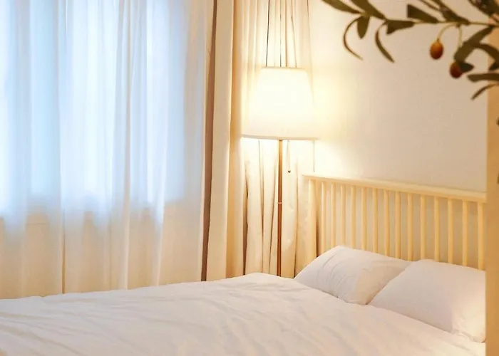 Appartement Hongdae#hongik Univ Station 9 Min Walk#airport Railroad Access#free Parking#free Netflix#free Wifi#luggage Storage#washer And Dryer *